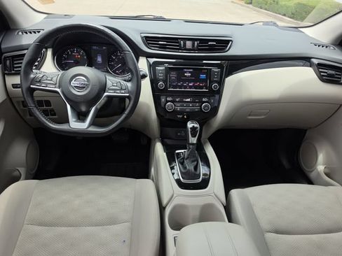 Used 2022 Nissan Rogue Sport SV AWD/4WD image 8