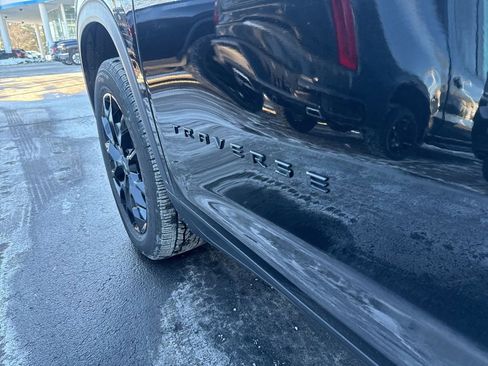 Used 2026 Chevrolet Traverse LT w/ Midnight/Sport Edition image 18