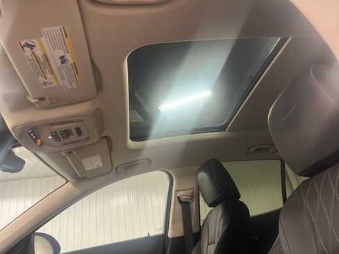 Certified 2023 Buick Envision Avenir AWD/4WD image 28