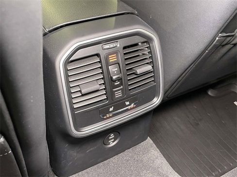 Used 2018 Porsche Macan image 73