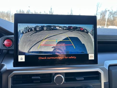 Used 2025 Toyota Tacoma TRD Sport w/ TRD Sport Upgrade Package image 8