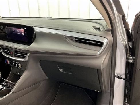 Certified 2024 Buick Encore GX Preferred AWD/4WD image 17