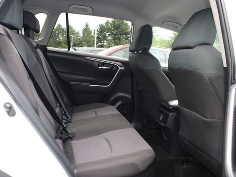 Used 2025 Toyota RAV4 XLE AWD/4WD image 12