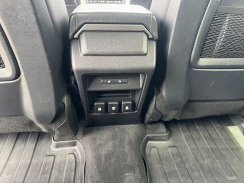 Used 2018 Land Rover Discovery Sport HSE AWD/4WD image 30