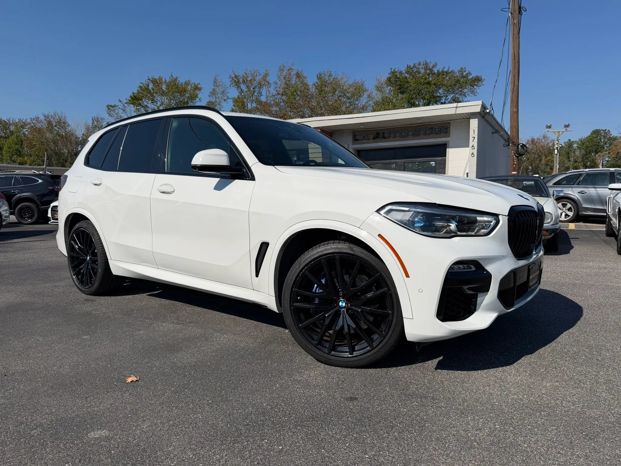 Used 2020 BMW X5 xDrive40i w/ M Sport Package AWD/4WD image 1