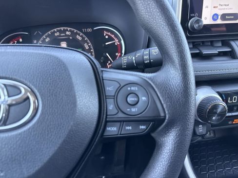 Used 2025 Toyota RAV4 XLE image 29
