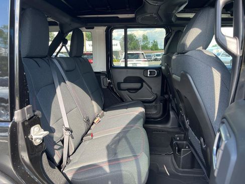 New 2024 Jeep Wrangler Unlimited Rubicon w/ Technology Group image 21