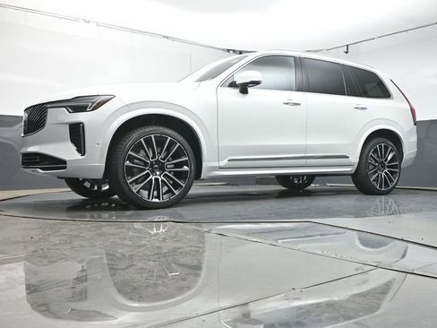 New 2026 Volvo XC90 B6 Plus w/ Protection Package Premier AWD/4WD image 36