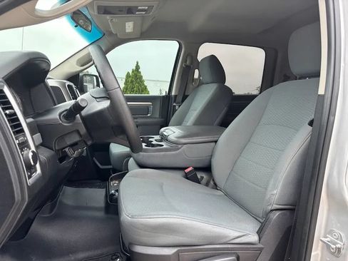 Used 2019 RAM 1500 Classic SLT RWD image 10