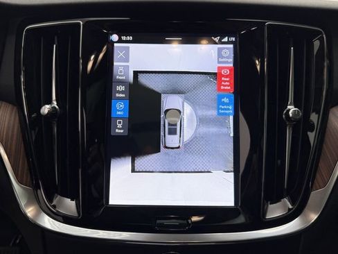 New 2026 Volvo V60 B5 Cross Country Plus w/ Protection Package Premier image 22