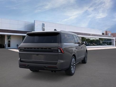 New 2026 Lincoln Navigator L Black Label AWD/4WD image 9