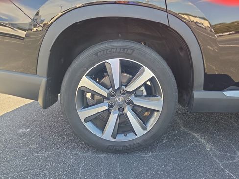 Certified 2024 Honda Pilot Touring image 23