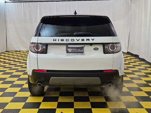 Used 2019 Land Rover Discovery Sport SE image 4