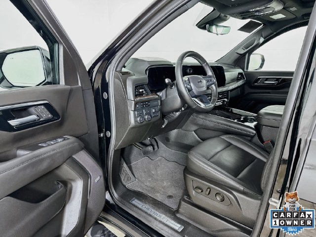 Used 2025 Chevrolet Tahoe Z71 w/ Z71 Off-Road Package AWD/4WD image 3