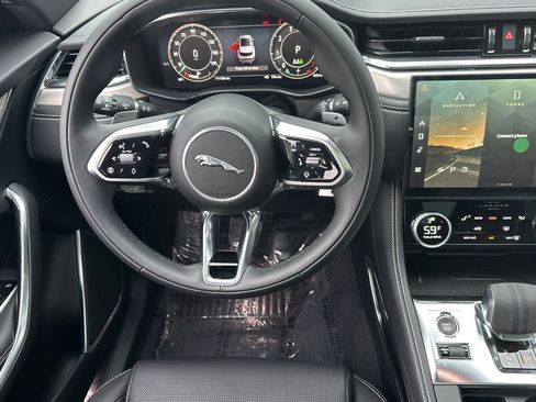 New 2025 Jaguar F-PACE R-Dynamic S image 25