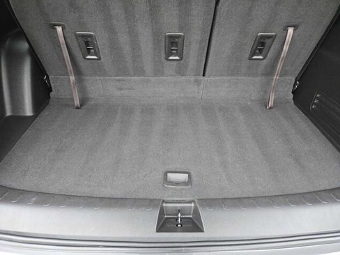 Used 2018 Chevrolet Traverse Premier FWD image 30