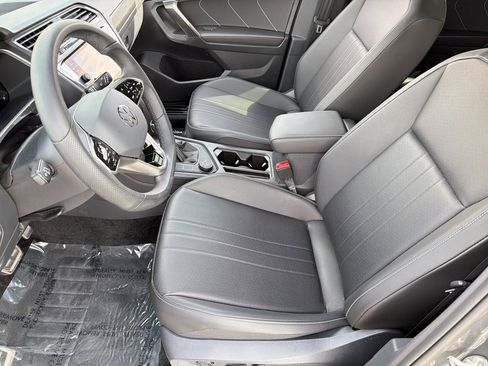 Certified 2024 Volkswagen Tiguan SE R-Line image 23