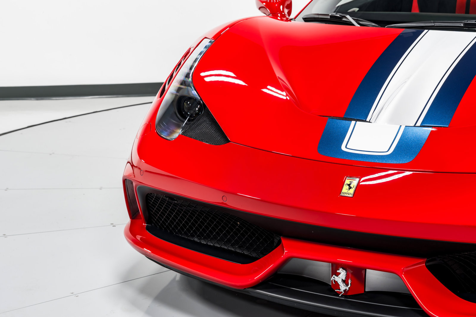 Used 2015 Ferrari 458 Speciale A RWD image 45