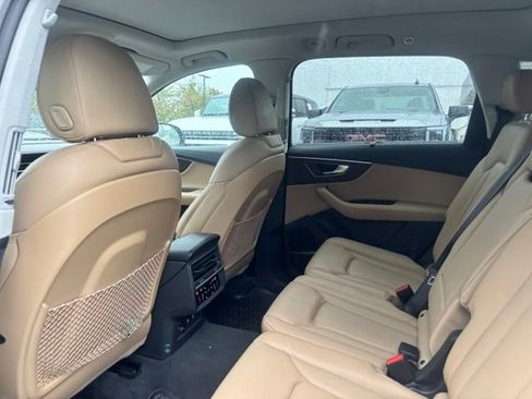Used 2023 Audi Q7 3.0T Prestige AWD/4WD image 9