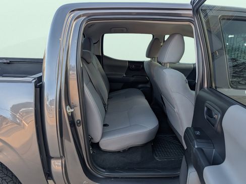 Used 2019 Toyota Tacoma SR image 21