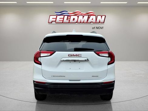 Used 2023 GMC Terrain SLE w/ Driver Convenience Package AWD/4WD image 4