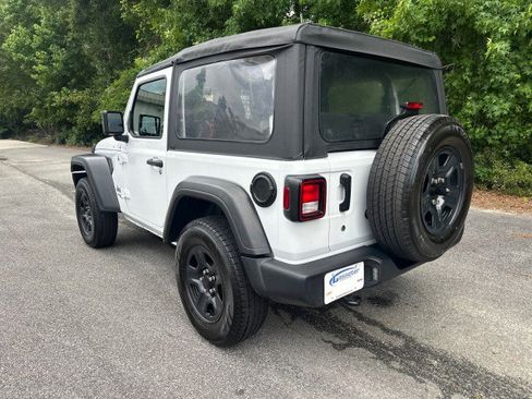 Used 2020 Jeep Wrangler Sport AWD/4WD image 3