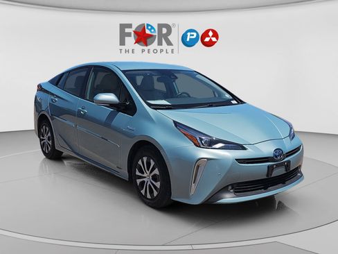 Used 2020 Toyota Prius XLE AWD/4WD image 7