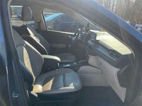 Used 2020 Ford Escape Titanium w/ Titanium Premium Package 2.0 image 10