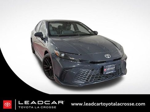 Used 2026 Toyota Camry SE FWD image 1