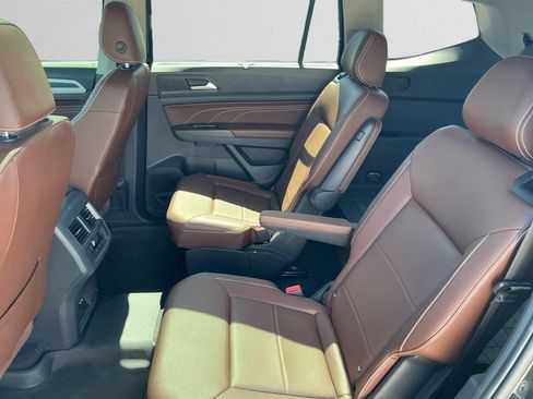 Used 2022 Volkswagen Atlas SEL R-Line AWD/4WD image 13
