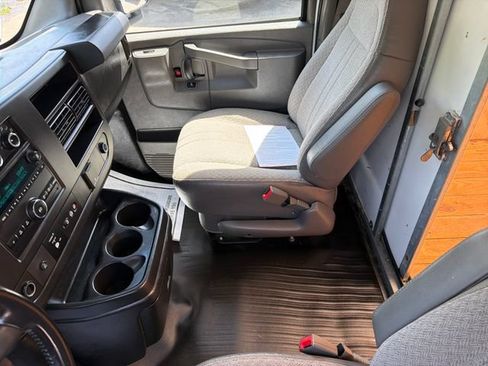 Used 2020 Chevrolet Express 3500 w/ Power Convenience Package RWD image 21