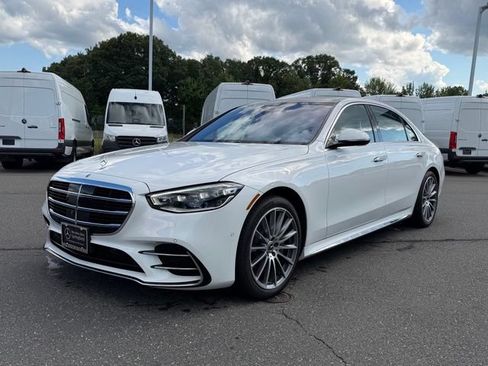 Used 2025 Mercedes-Benz S 580 4MATIC Sedan image 3