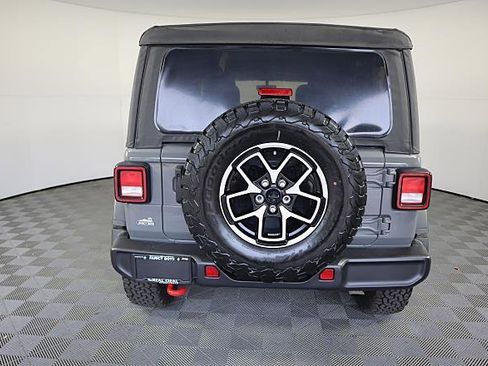 Used 2023 Jeep Wrangler Unlimited Rubicon w/ Cold Weather Group image 6