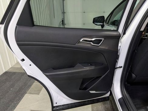Used 2025 Kia Sportage LX image 8