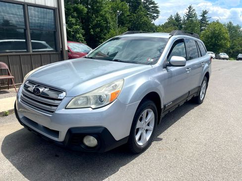 Used 2013 Subaru Outback 3.6R Limited w/ Moonroof Pkg image 1
