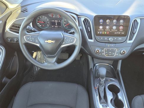 Used 2025 Chevrolet Malibu LT image 22