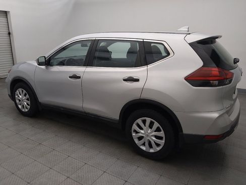 Used 2018 Nissan Rogue S FWD image 3
