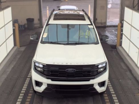 Used 2025 Ford Expedition Max Active AWD/4WD image 6