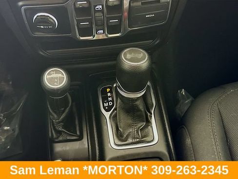 Used 2022 Jeep Wrangler Unlimited Sport AWD/4WD image 16