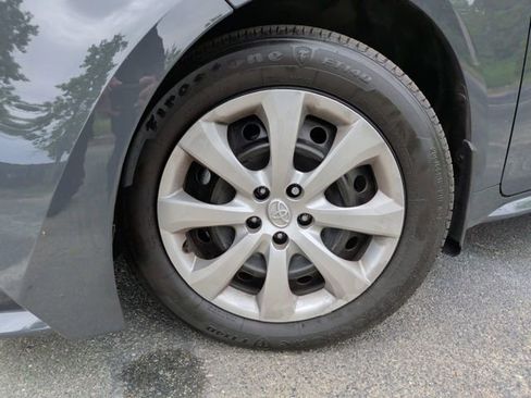 Used 2025 Toyota Corolla LE FWD image 10