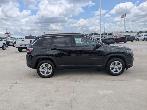 Used 2018 Jeep Compass Limited w/ Navigation Group FWD image 4