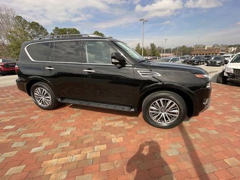 Used 2023 Nissan Armada SL w/ Captain's Chairs Package AWD/4WD image 37