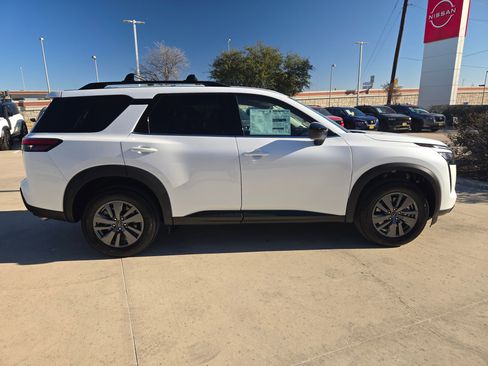 New 2026 Nissan Pathfinder SV image 2