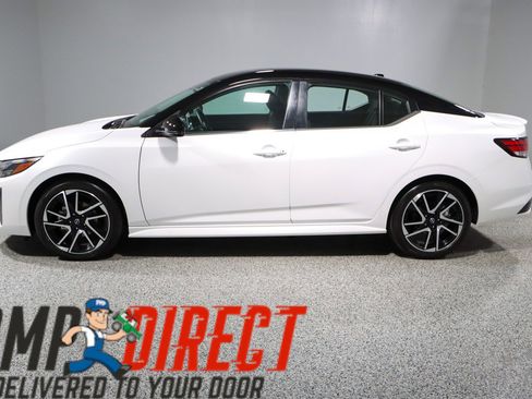 Used 2025 Nissan Sentra SR FWD image 10