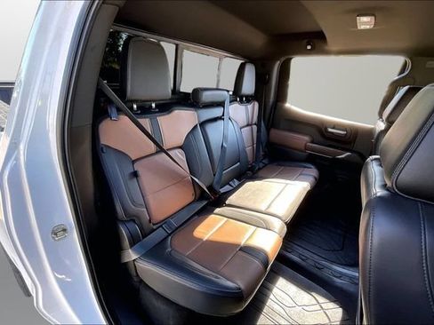 Used 2020 Chevrolet Silverado 1500 High Country w/ Technology Package AWD/4WD image 27