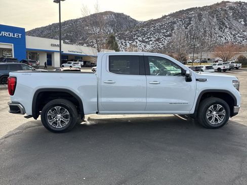 New 2026 GMC Sierra 1500 SLT w/ SLT Convenience Package image 8
