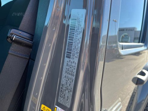 Used 2020 Jeep Gladiator Overland image 26