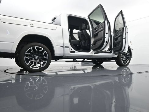 Used 2025 RAM 1500 Limited AWD/4WD image 43