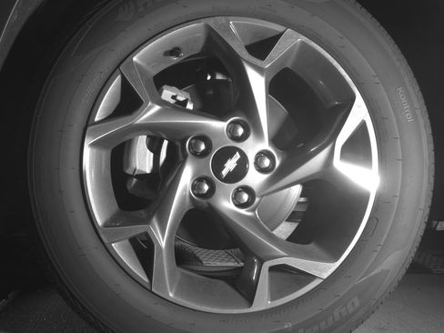 Used 2025 Chevrolet Trax LT FWD image 12
