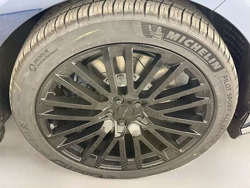 New 2026 Land Rover Range Rover Sport SV image 33